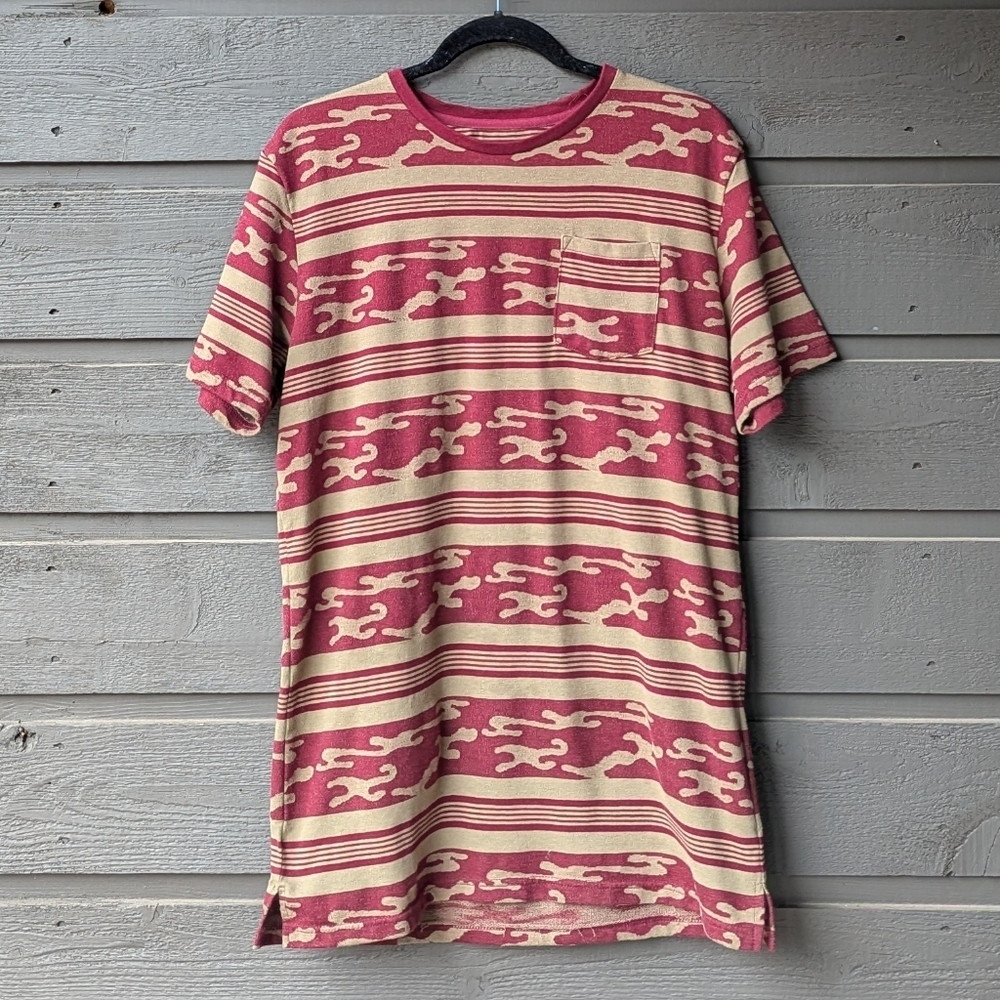 EARTHBOUND Red and Tan Patterned Short Sleeve Pocket Tee Large